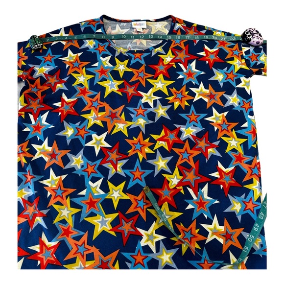 LuLaRoe Top Classic Drop Tail Short Sleeve Tee Size XXS Vibrant Colorful Stars - Picture 11 of 16